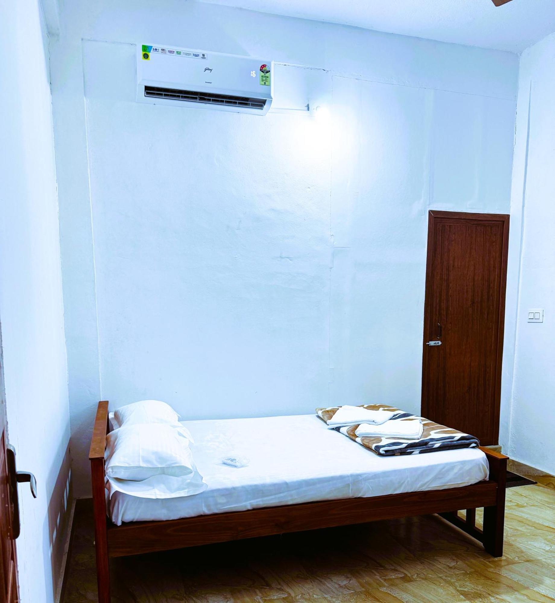 Vcs Apartments Parassinikadavu Parassinikkadavu Exteriér fotografie